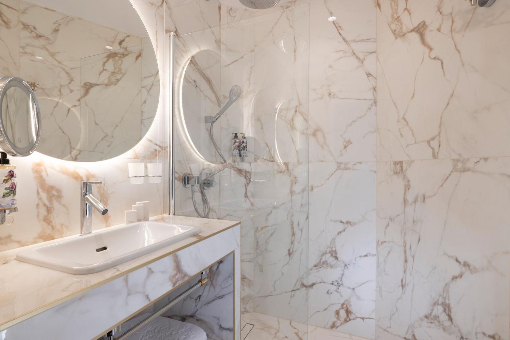 Hotel Kleber Paris & Spa ภายนอก รูปภาพ