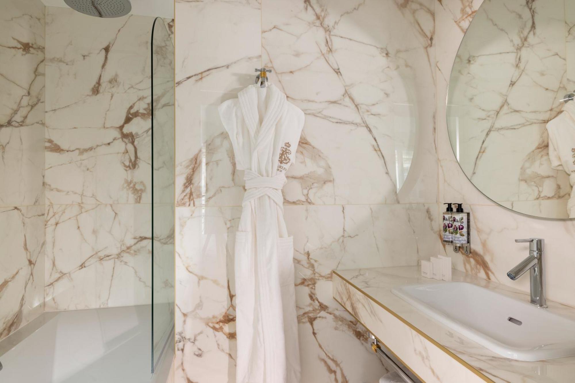 Hotel Kleber Paris & Spa ภายนอก รูปภาพ